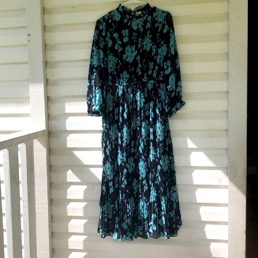 Beautiful midi Zara dress